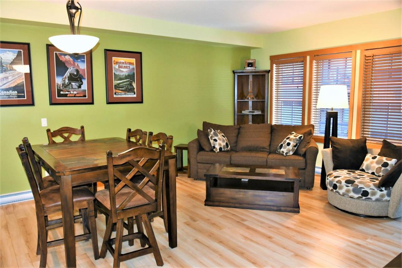 Renovated Condo, 2Br, 2Ba, Heated Pool, 3 Hot Tubs, Pets Welcome! Canmore Buitenkant foto